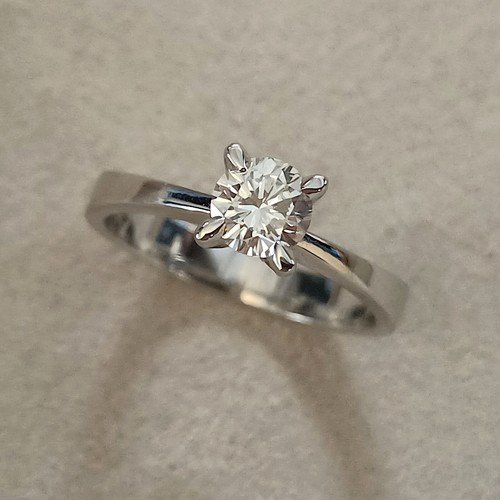 Anello solitario con diamante - solitario,