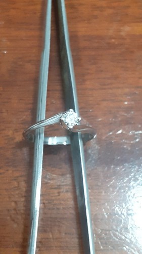 Anello solitario con brillante