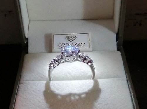 Anello solitario in - ct.,