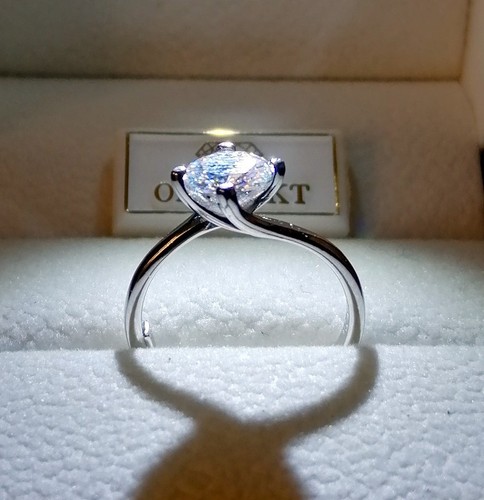 Anello solitario in - 1,06, ct