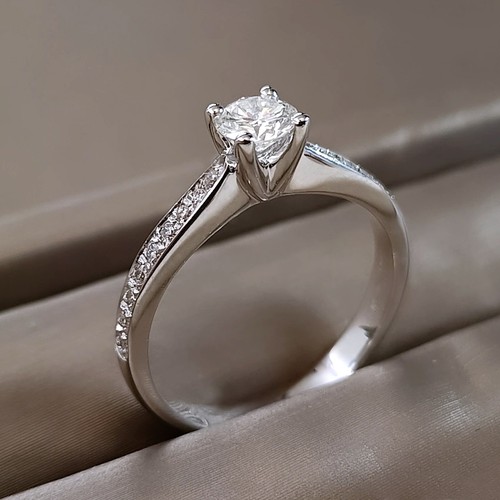 Anello solitario con - , diamante